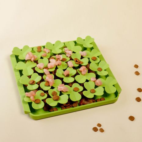 Tall Tails Foraging Mat - Spring Clover